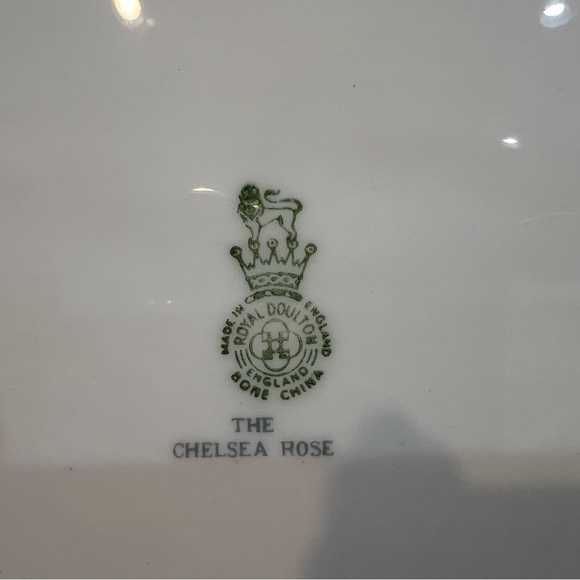 Royal Doulton "Chelsea 🌹 Rose" 🌹 15" Serving Platter - Picture 5 of 8